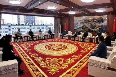 重庆信息学院与重庆新中语教育签订合作协议